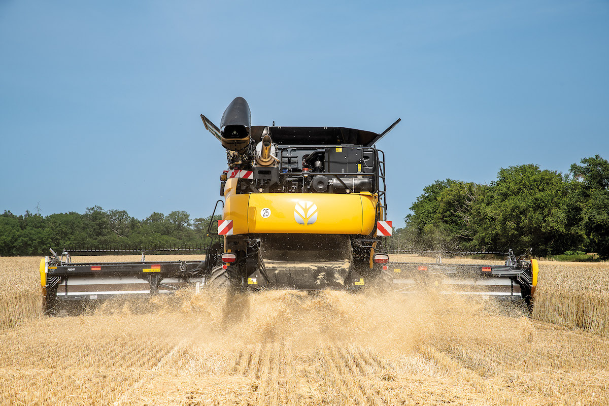 Twin rotor and straw walker combines launched Agrimachinery News