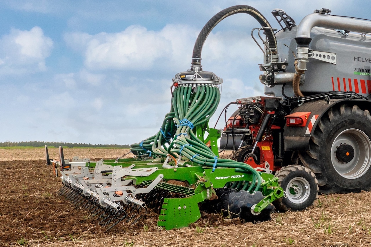 Factory-fitted slurry distribution option for compact disc harrows ...